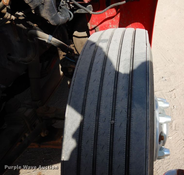 image for item MF9733 2008 Peterbilt 335  utility / service truck