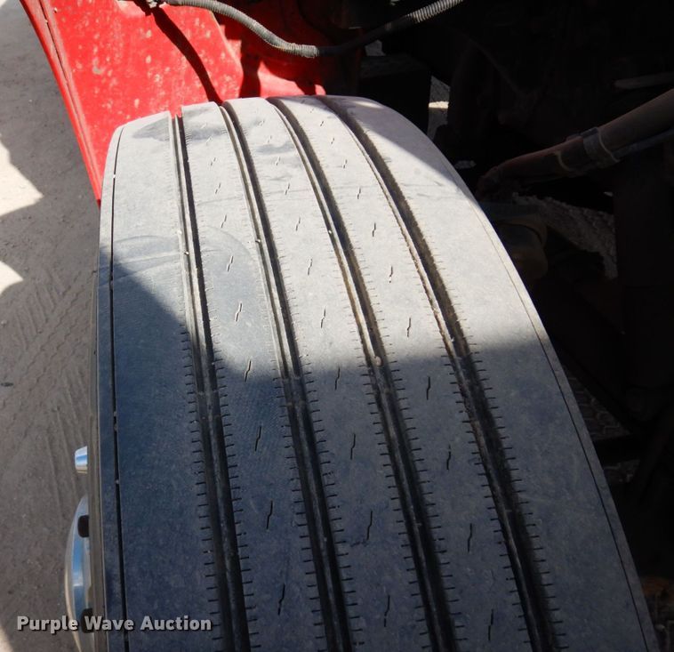 image for item MF9733 2008 Peterbilt 335  utility / service truck