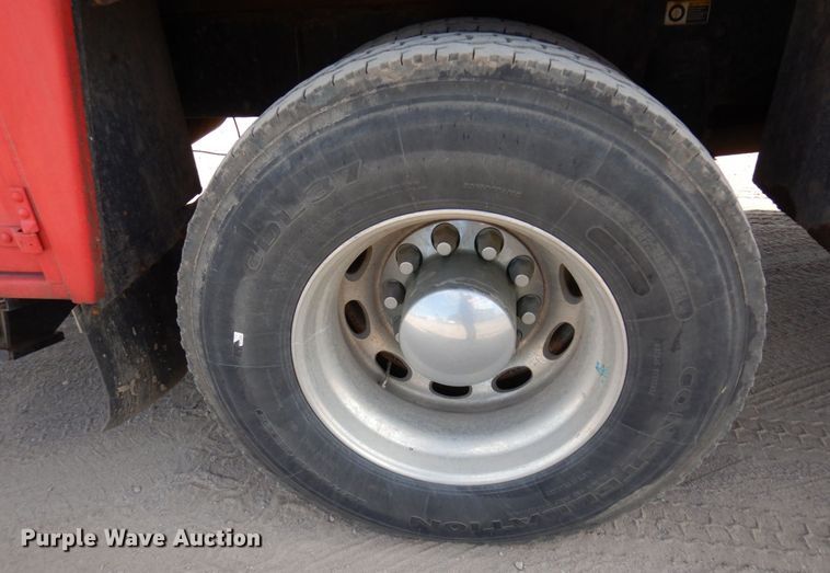 image for item MF9733 2008 Peterbilt 335  utility / service truck