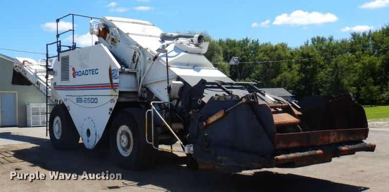 image for item MH9034 1996 Roadtec SB2500  shuttle buggy material transfer vehicle