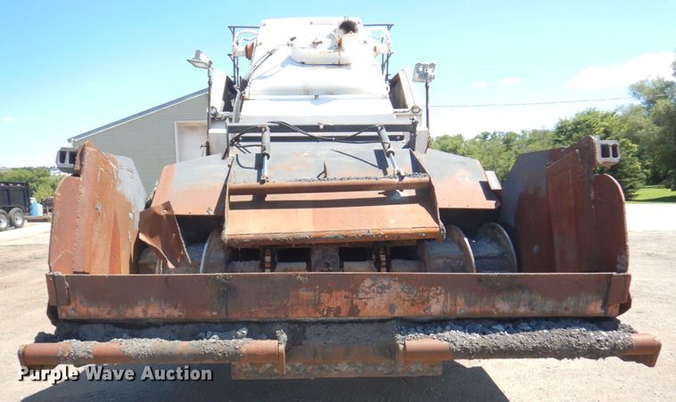 image for item MH9034 1996 Roadtec SB2500  shuttle buggy material transfer vehicle