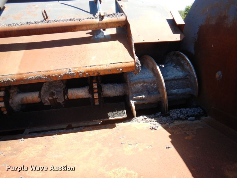 image for item MH9034 1996 Roadtec SB2500  shuttle buggy material transfer vehicle