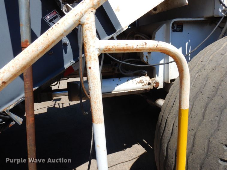 image for item MH9034 1996 Roadtec SB2500  shuttle buggy material transfer vehicle