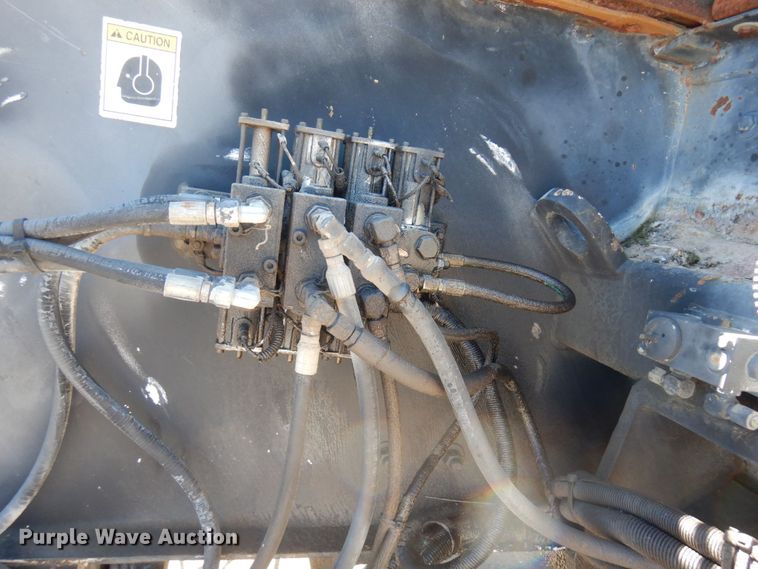 image for item MH9034 1996 Roadtec SB2500  shuttle buggy material transfer vehicle