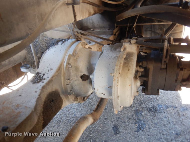 image for item MH9034 1996 Roadtec SB2500  shuttle buggy material transfer vehicle