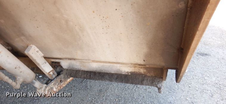 image for item MH9034 1996 Roadtec SB2500  shuttle buggy material transfer vehicle