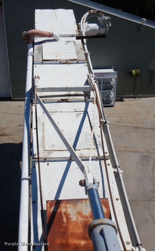 image for item MH9034 1996 Roadtec SB2500  shuttle buggy material transfer vehicle