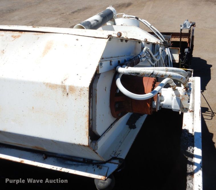 image for item MH9034 1996 Roadtec SB2500  shuttle buggy material transfer vehicle