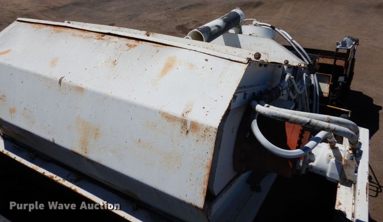 image for item MH9034 1996 Roadtec SB2500  shuttle buggy material transfer vehicle