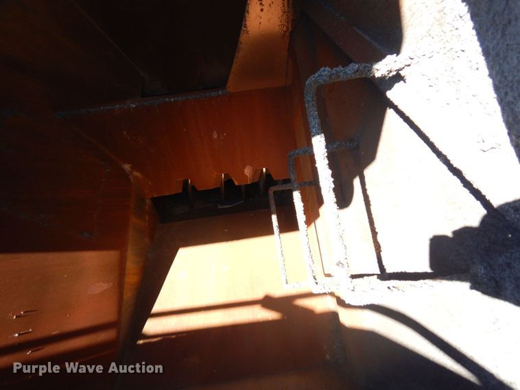 image for item MH9034 1996 Roadtec SB2500  shuttle buggy material transfer vehicle