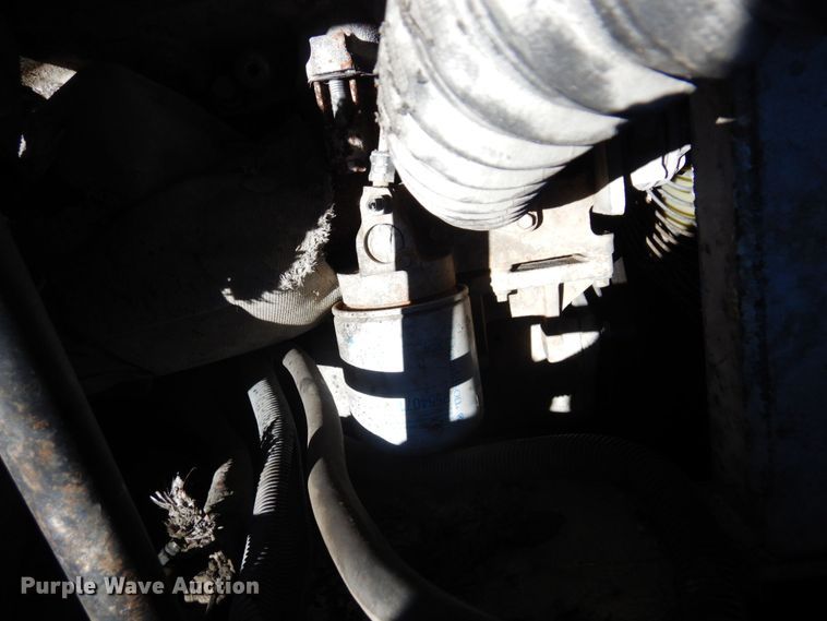 image for item MH9034 1996 Roadtec SB2500  shuttle buggy material transfer vehicle