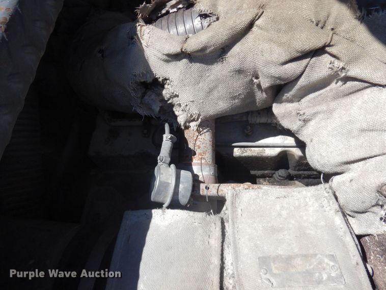 image for item MH9034 1996 Roadtec SB2500  shuttle buggy material transfer vehicle