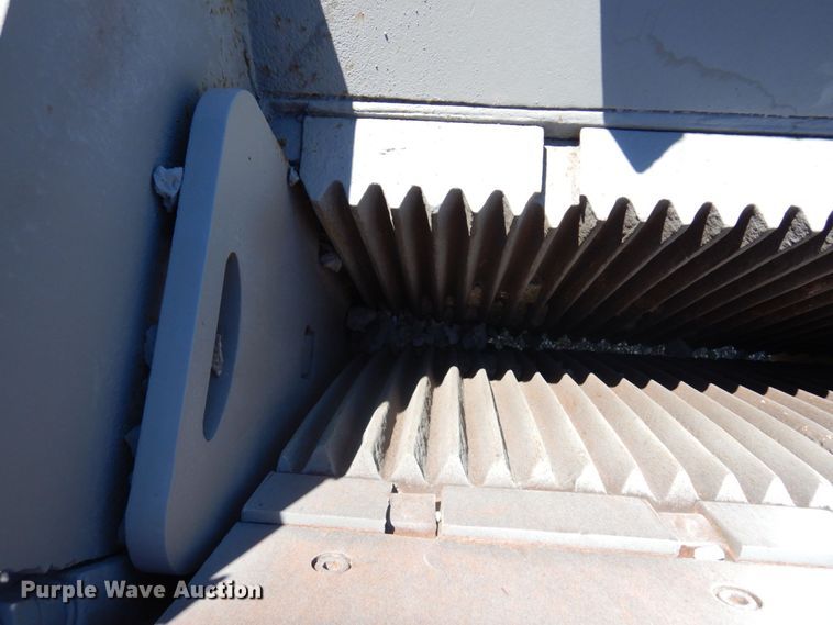 image for item MH9035 2005 Armadillo  crusher