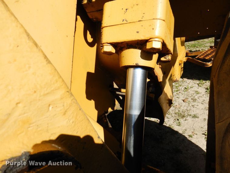 image for item MH9036 1975 Caterpillar 920  wheel loader