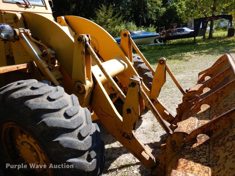 image for item MH9036 1975 Caterpillar 920  wheel loader