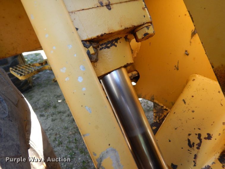 image for item MH9036 1975 Caterpillar 920  wheel loader