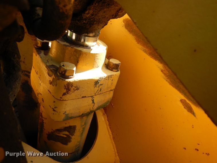 image for item MH9036 1975 Caterpillar 920  wheel loader