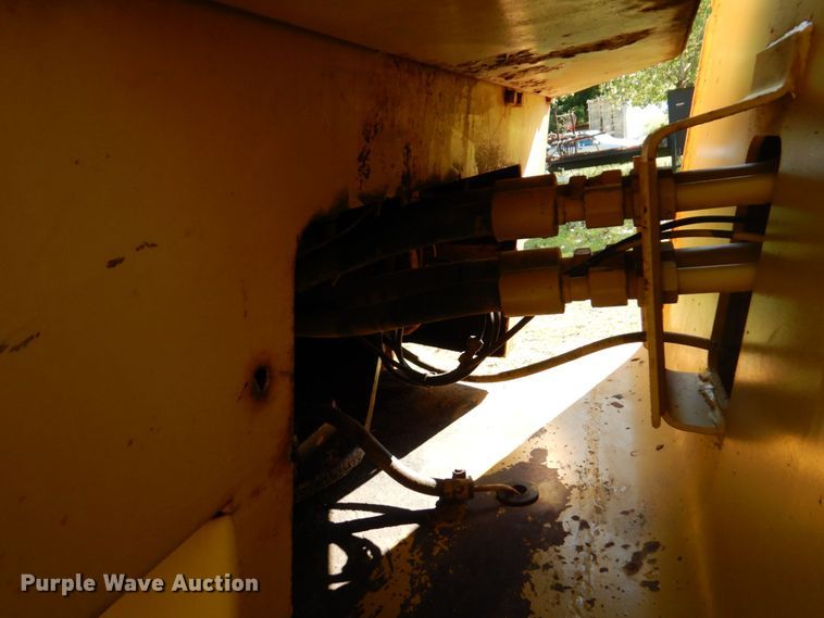 image for item MH9036 1975 Caterpillar 920  wheel loader