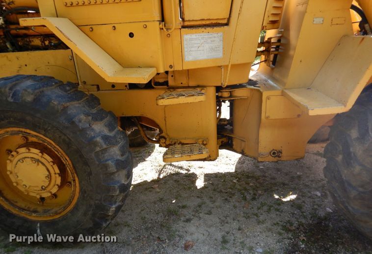 image for item MH9036 1975 Caterpillar 920  wheel loader