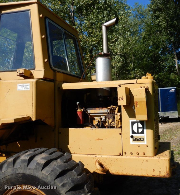 image for item MH9036 1975 Caterpillar 920  wheel loader
