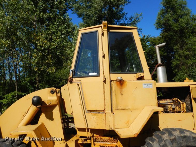 image for item MH9036 1975 Caterpillar 920  wheel loader