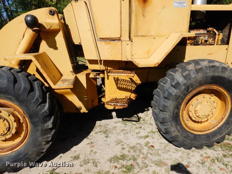 image for item MH9036 1975 Caterpillar 920  wheel loader