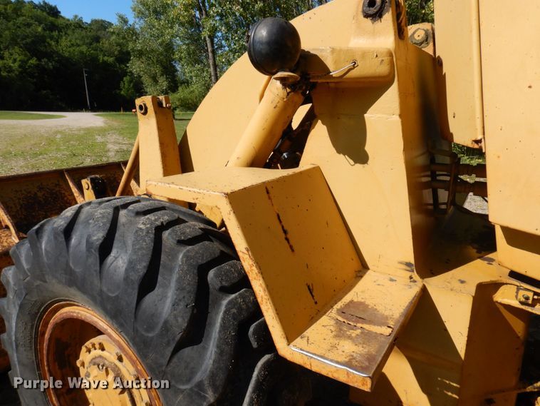 image for item MH9036 1975 Caterpillar 920  wheel loader