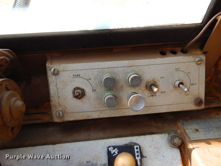 image for item MH9036 1975 Caterpillar 920  wheel loader