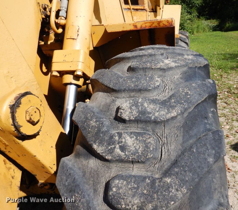 image for item MH9036 1975 Caterpillar 920  wheel loader