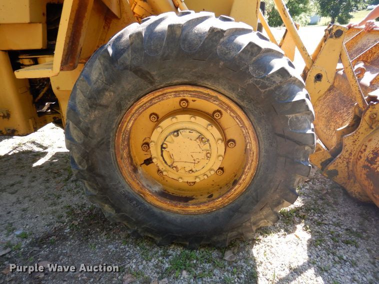 image for item MH9036 1975 Caterpillar 920  wheel loader