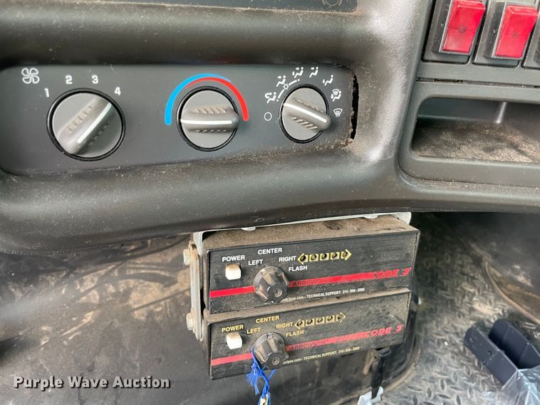 image for item MJ9064 2009 Chevrolet C4500  bucket truck