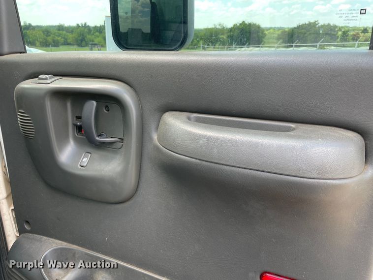 image for item MJ9064 2009 Chevrolet C4500  bucket truck