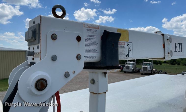 image for item MJ9064 2009 Chevrolet C4500  bucket truck