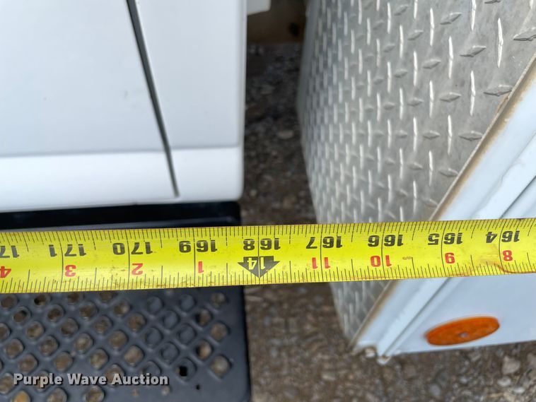 image for item MJ9064 2009 Chevrolet C4500  bucket truck