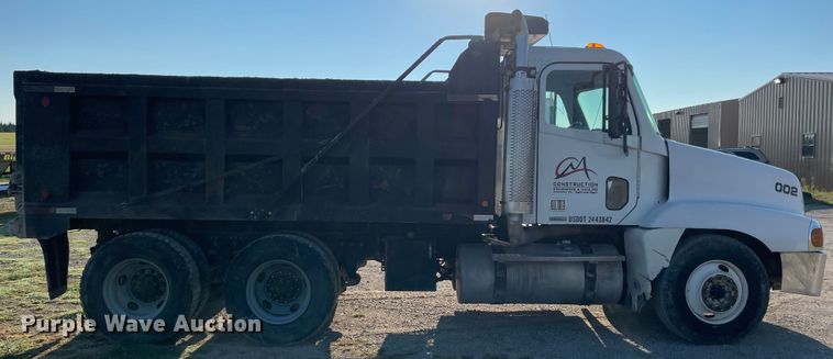image for item MJ9114 2007 Freightliner Century Class CST120  dump truck