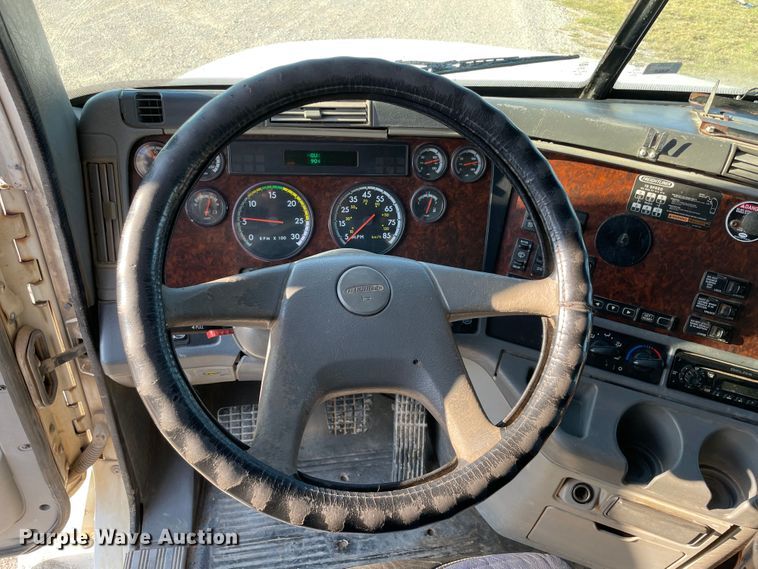 image for item MJ9114 2007 Freightliner Century Class CST120  dump truck