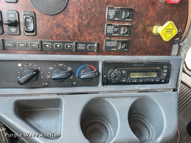 image for item MJ9114 2007 Freightliner Century Class CST120  dump truck