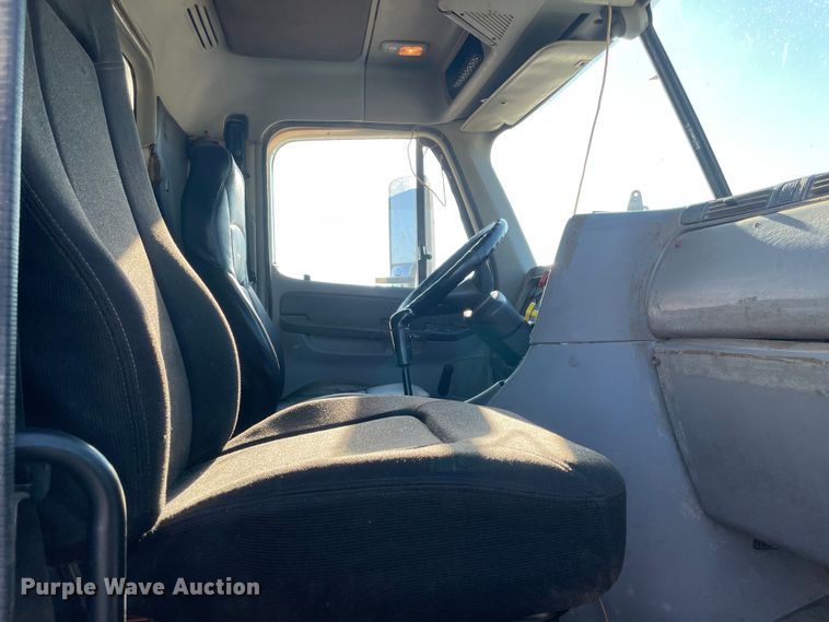 image for item MJ9114 2007 Freightliner Century Class CST120  dump truck