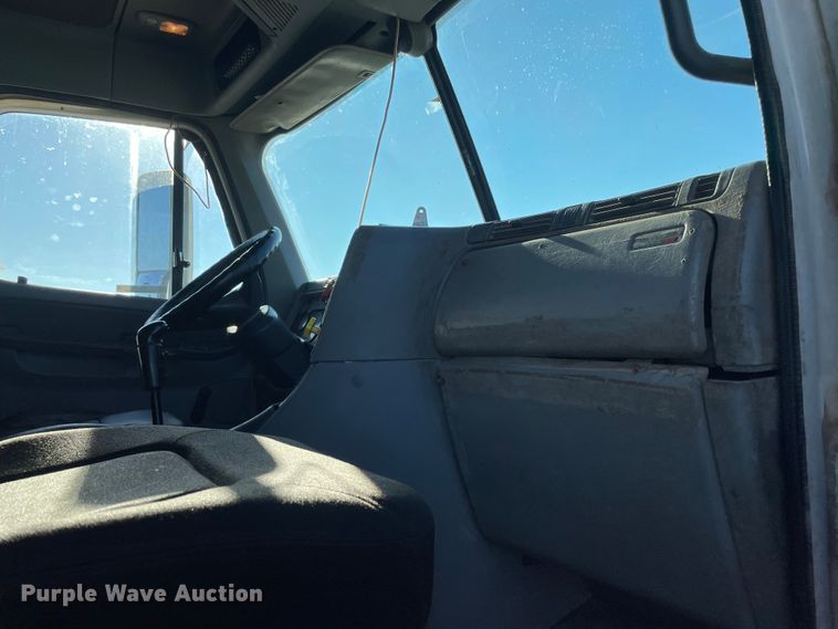 image for item MJ9114 2007 Freightliner Century Class CST120  dump truck