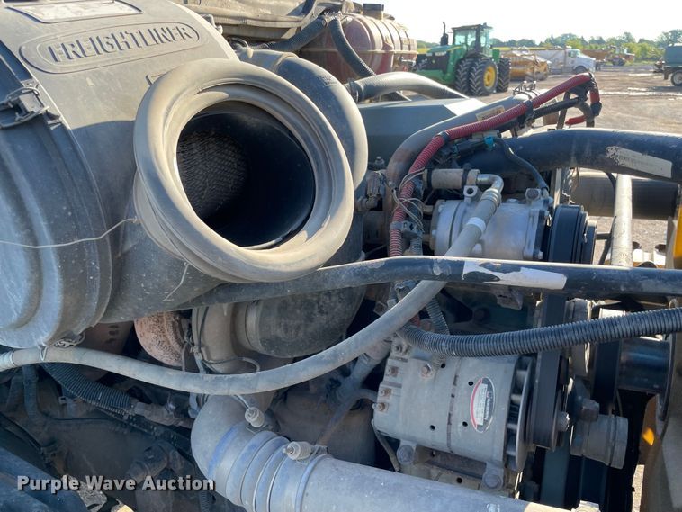 image for item MJ9114 2007 Freightliner Century Class CST120  dump truck