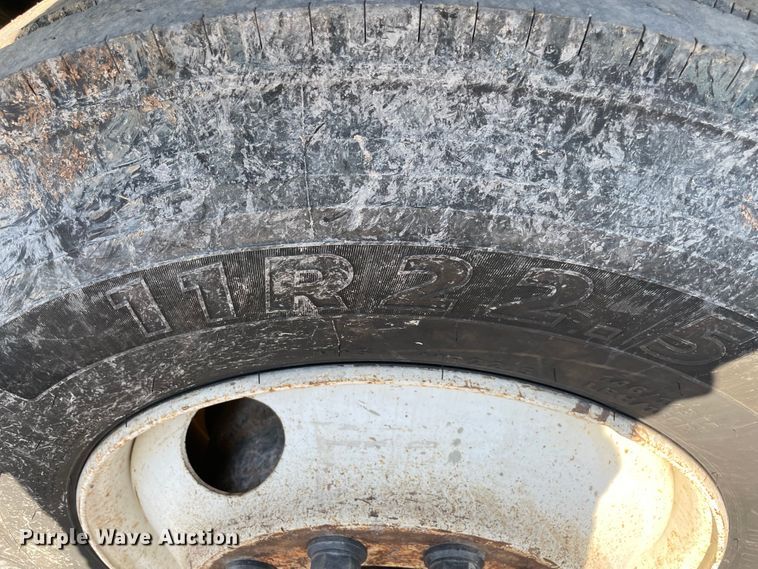 image for item MJ9114 2007 Freightliner Century Class CST120  dump truck