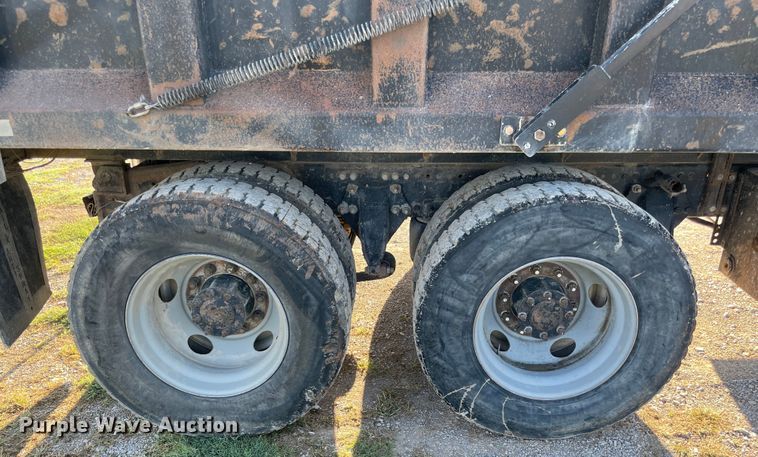 image for item MJ9114 2007 Freightliner Century Class CST120  dump truck