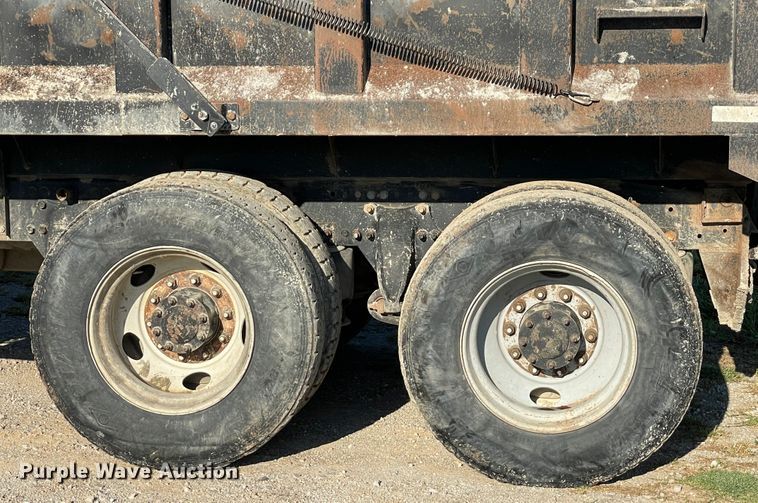 image for item MJ9114 2007 Freightliner Century Class CST120  dump truck