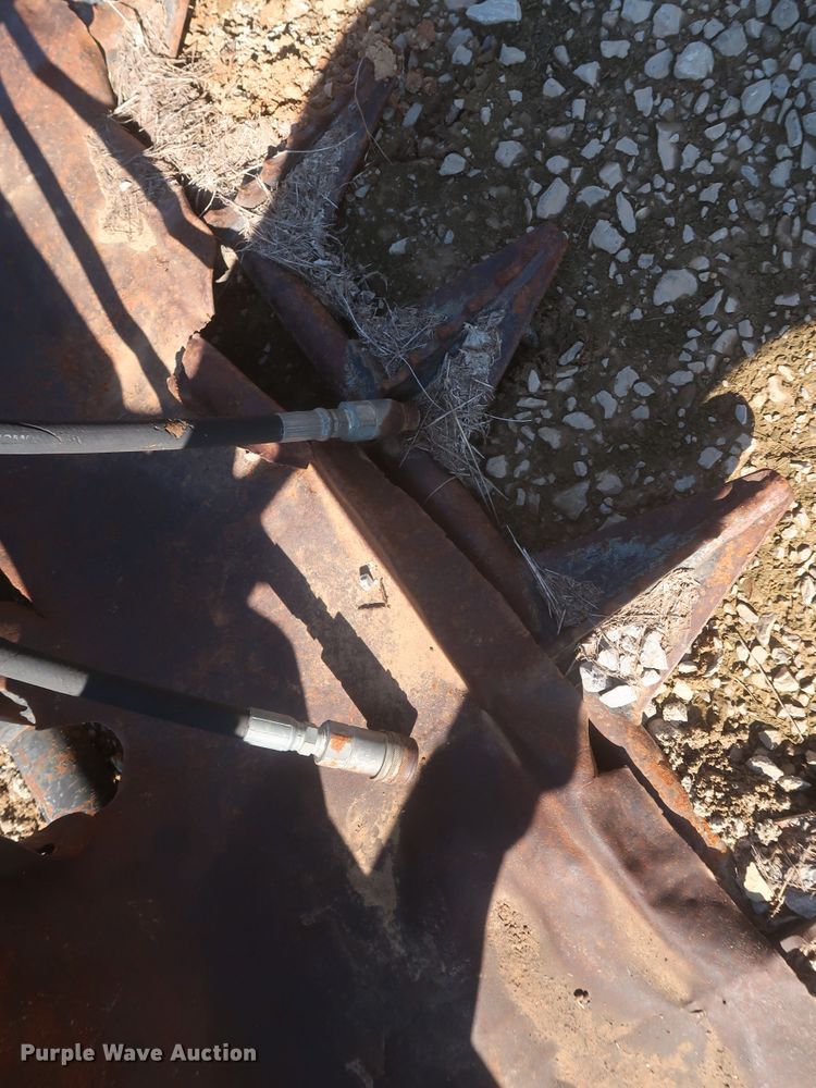 image for item MJ9121 Lucas Metal Works 6GSS-12  skid steer grapple bucket