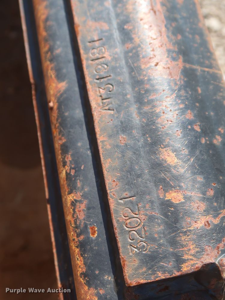 image for item MJ9122 John Deere C84  skid steer bucket