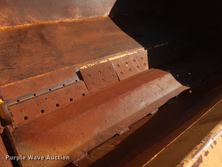 image for item MJ9129 2012 John Deere 1812C  scraper