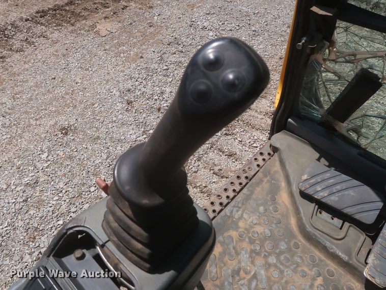 image for item MJ9138 2004 Volvo EC160BLC  excavator