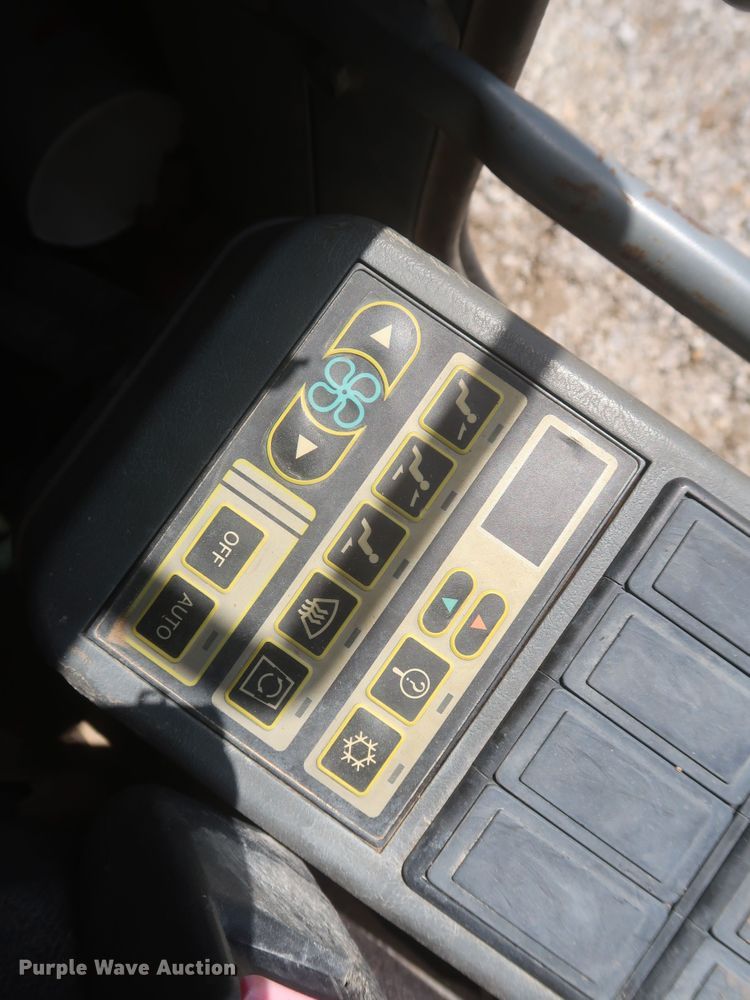 image for item MJ9138 2004 Volvo EC160BLC  excavator