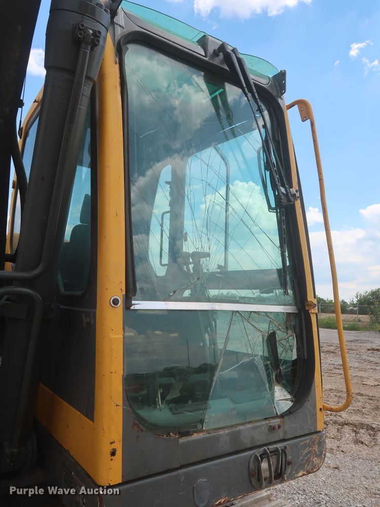 image for item MJ9138 2004 Volvo EC160BLC  excavator
