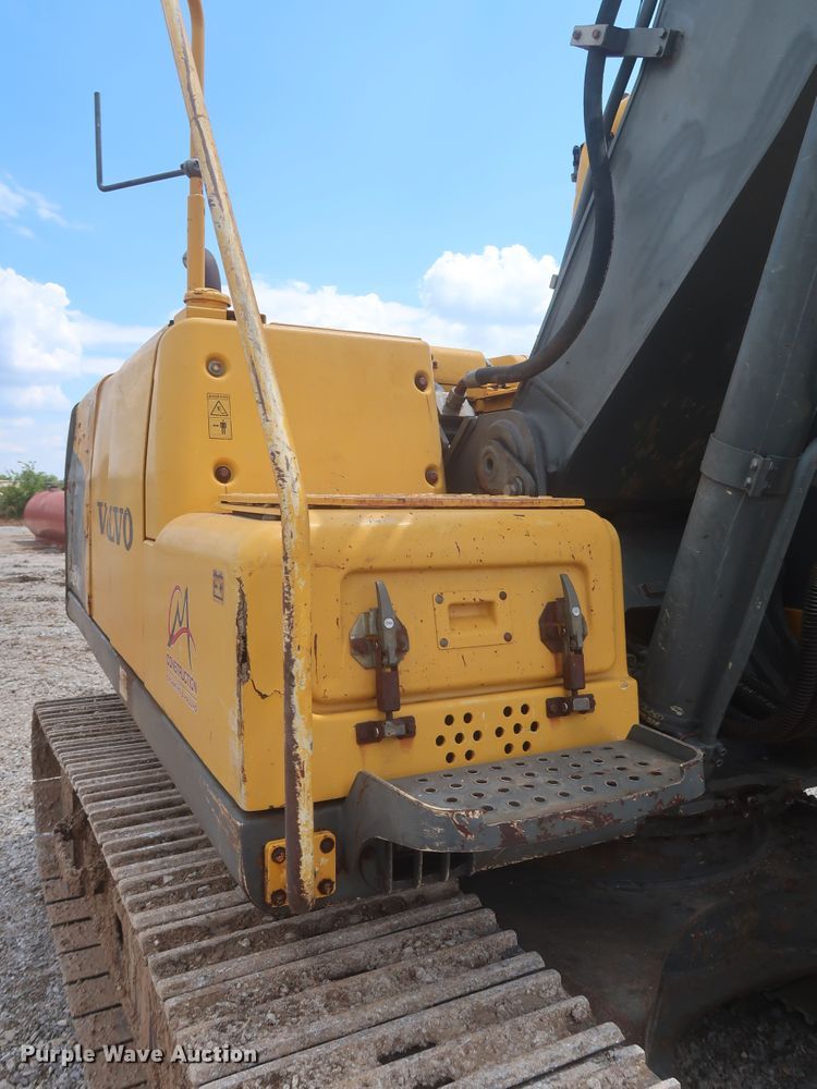 image for item MJ9138 2004 Volvo EC160BLC  excavator
